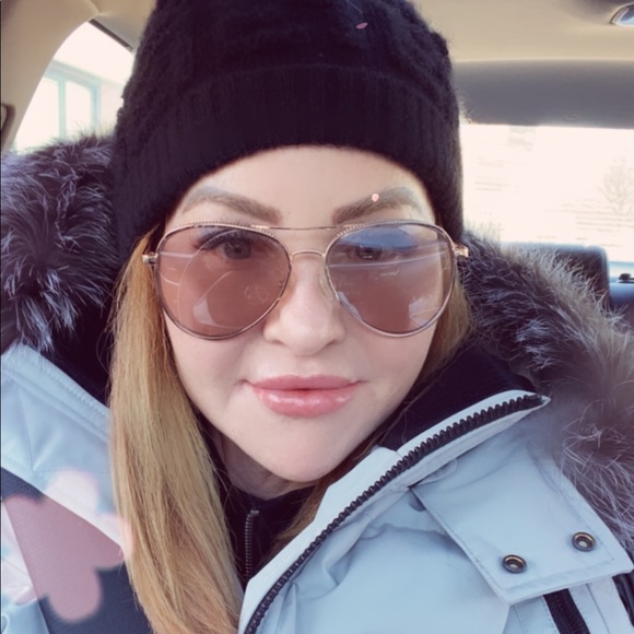 Meet your Posher, Rhonda - Picture 3 of 5